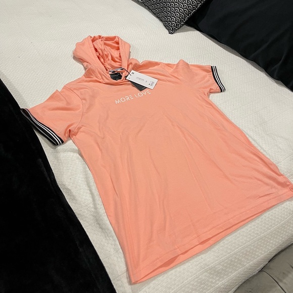 New hooded tshirt pale pink peachy salmon color - Picture 1 of 7